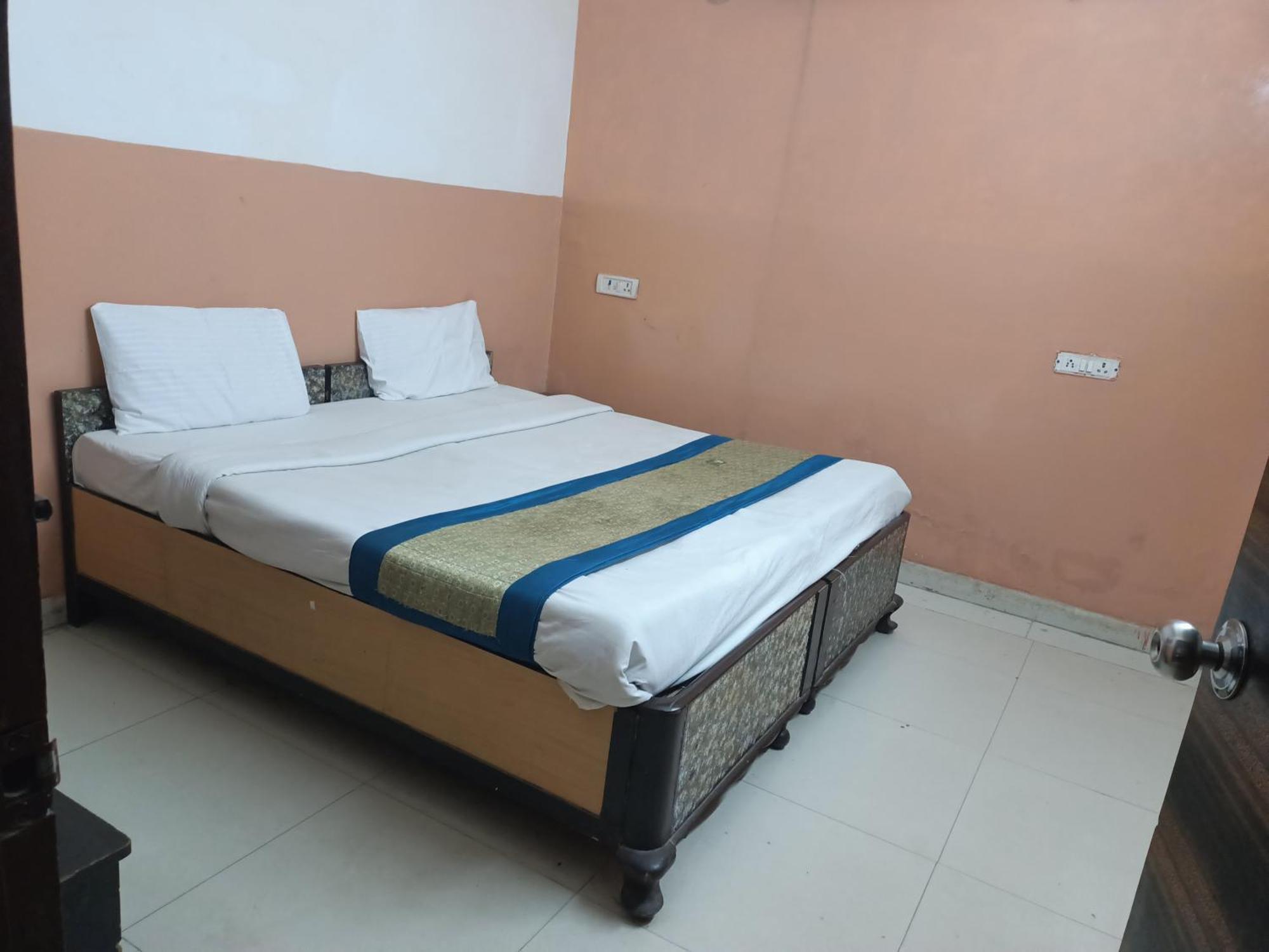 Hotel Royal India - Vijay Enclave New Delhi Buitenkant foto