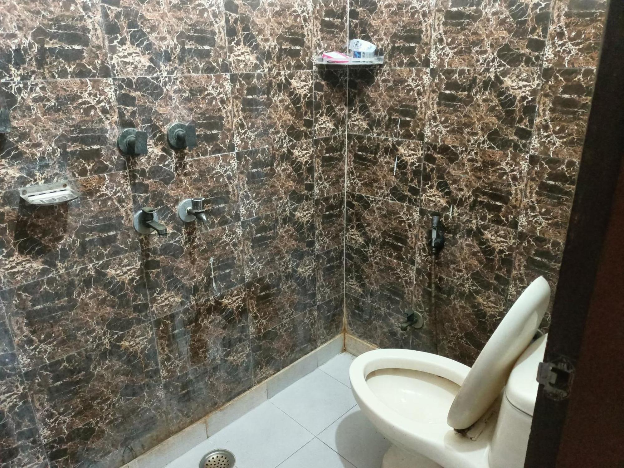 Hotel Royal India - Vijay Enclave New Delhi Buitenkant foto